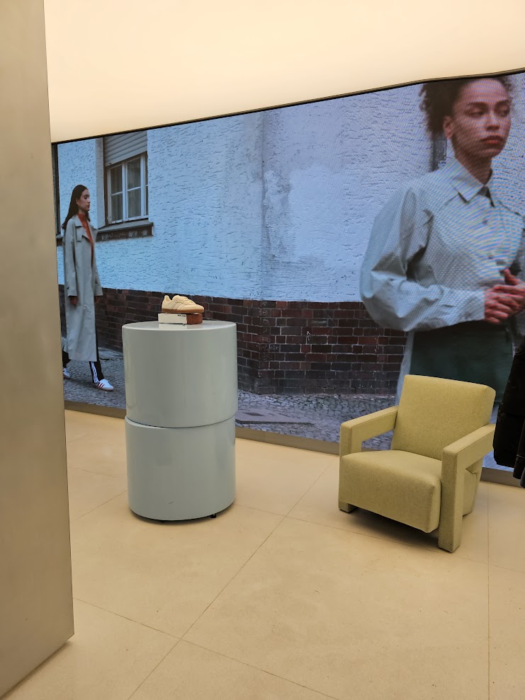 Modern Space Design in Parijs.
