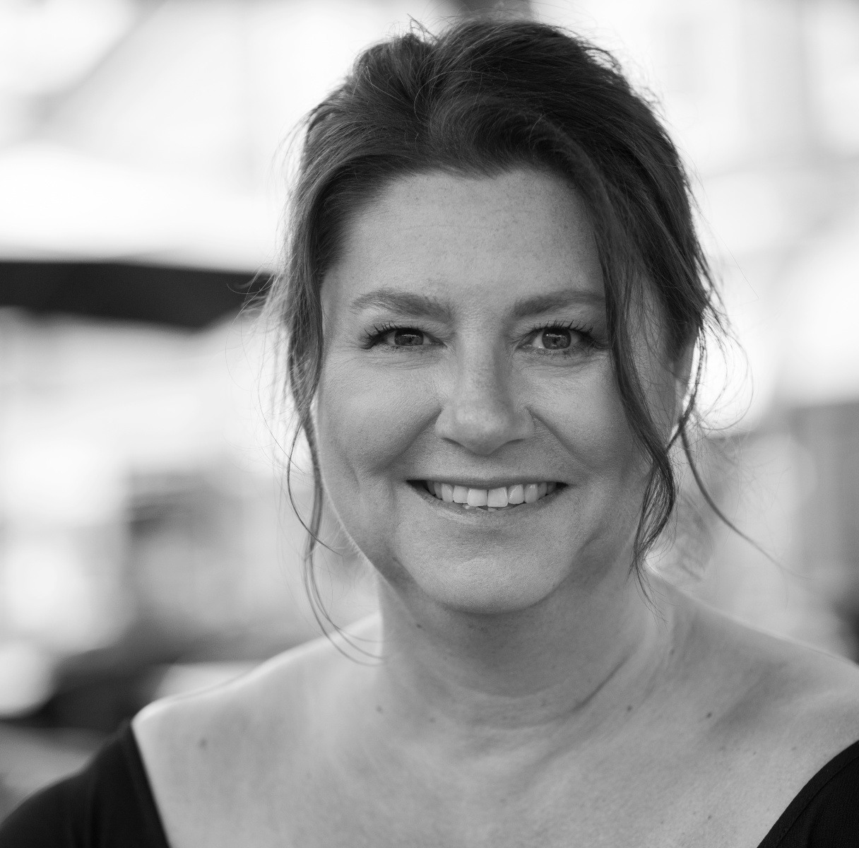 Nathalie Schalke, journaliste en schrijfster die haar unieke verhalen in Mood.zine deelt.